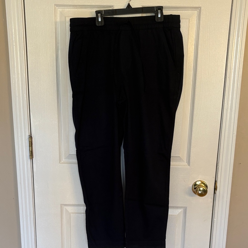 GAP Women’s Navy Easypant
